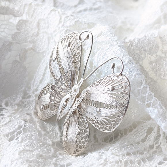 Vintage 835-1000 silver filigree butterfly brooch - Picture 2 of 7